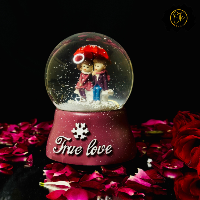 Romantic Snow Globe - True Love Couple with Umbrella | Valentine’s Day Gift