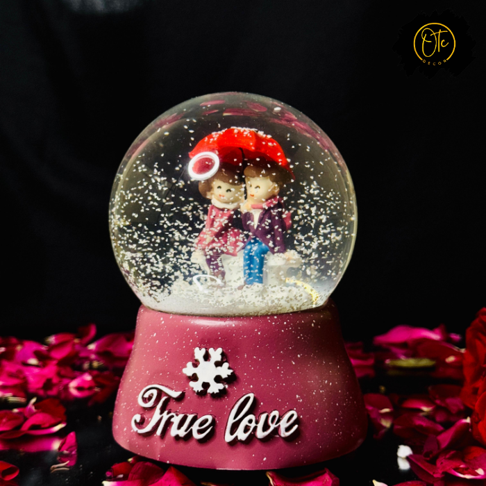 Romantic Snow Globe - True Love Couple with Umbrella | Valentine’s Day Gift
