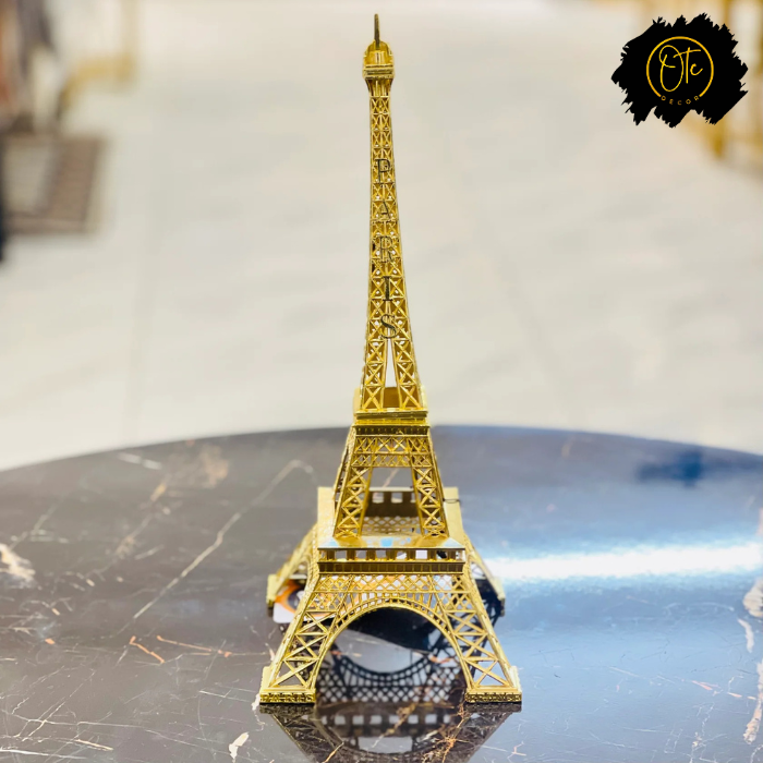 Gold Paris Eiffel Tower Replica – Large Decorative Souvenir for Home & Office