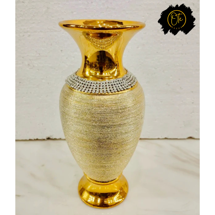 Elegant Golden Ceramic Vase Set – Luxurious Home Decor (Set of 2)