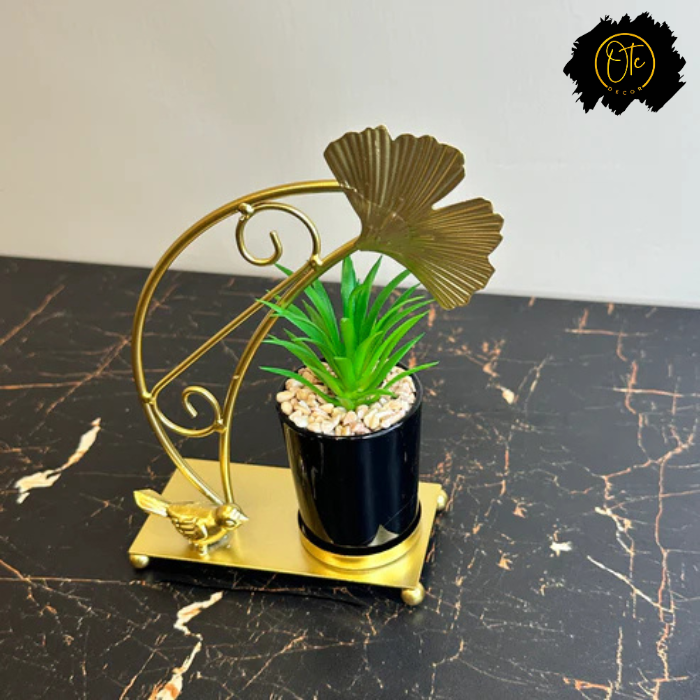 Golden Ginkgo Leaf Planter with Bird Accent – Elegant Table Décor