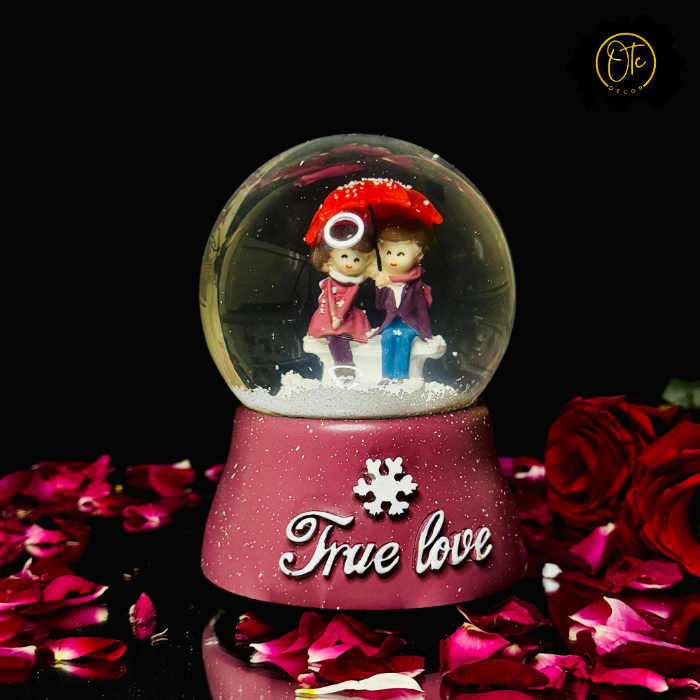 Romantic Snow Globe - True Love Couple with Umbrella | Valentine’s Day Gift