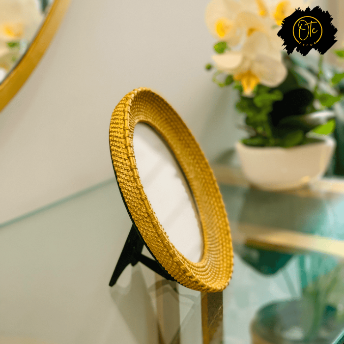 Elegant Golden Oval Resin Photo Frame – Classic Decorative Accent for Home and Office